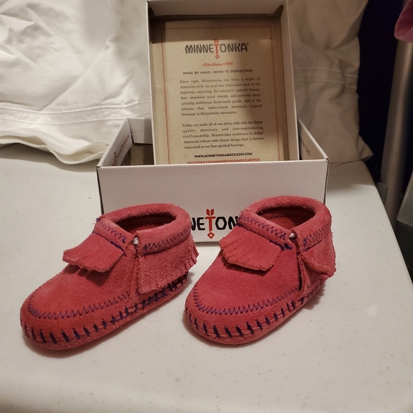 Minnetonka Moccasin Booties - Picture 3 of 5
